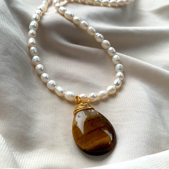 Freshwater pearls Tiger’s eye stone necklace. Golden. 17.5 in - Picture 3 of 4